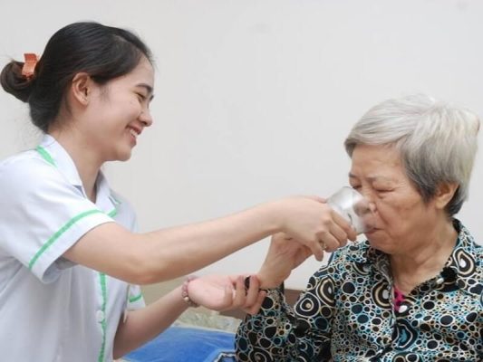 Giúp Việc Chăm Sóc Người Bệnh